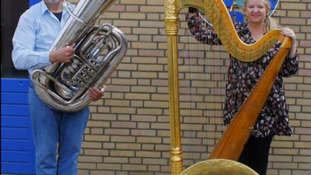 Foto: Concert Ferd van Gestel - sousafoon en Regina Ederveen - harp