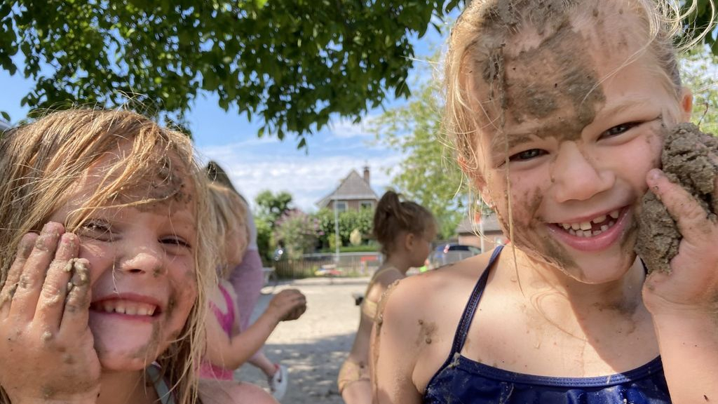 Foto: Modderdag op cbs De Rank