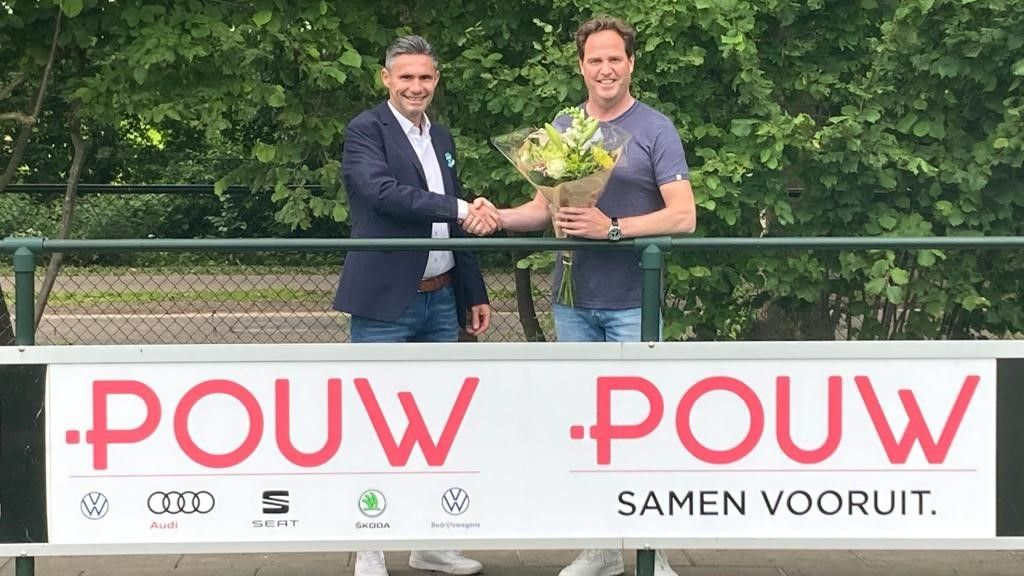 Foto: Nieuwe bordsponsor bij OWIOS