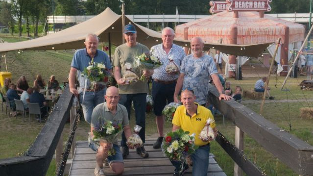 Foto: Jubilarissen ATB vereniging gehuldigd