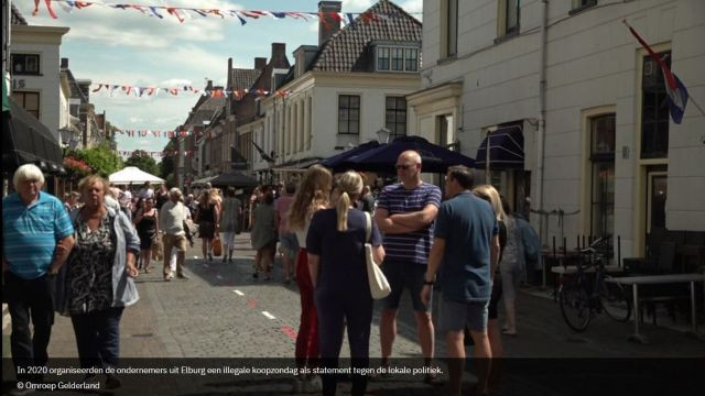Foto: Koopzondag weer op de agenda in Elburg: hier wonen de voor- en tegenstanders