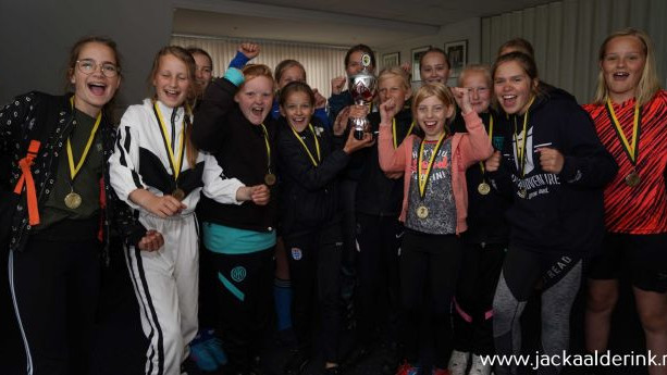 Foto: Geslaagd Trendhout Schoolvoetbaltoernooi bij VSCO’61