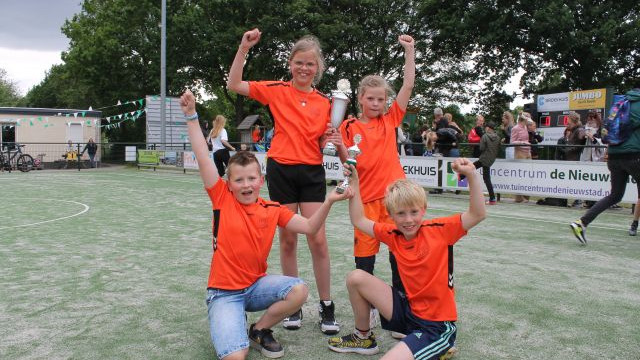 Foto: Sportief Poort5 schoolkorfbaltoernooi van KV Elburg