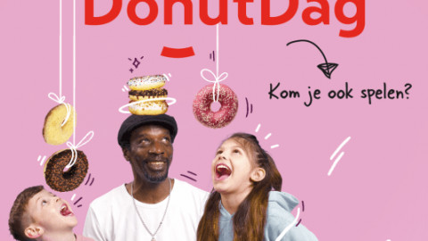 Foto: Nationale Donutdag ook in Wezep gevierd