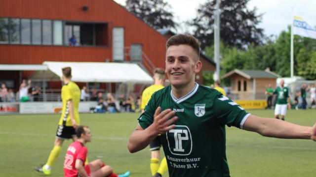 Foto: Gelijkspel S V. 't Harde tegen S.V. Zalk