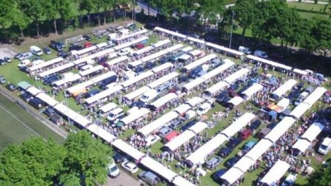 Foto: Vlooienmarkt 't Harde op Hemelvaartsdag