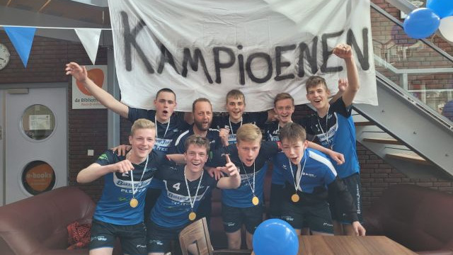 Foto: Jongens A pakt titel in hoofdklasse