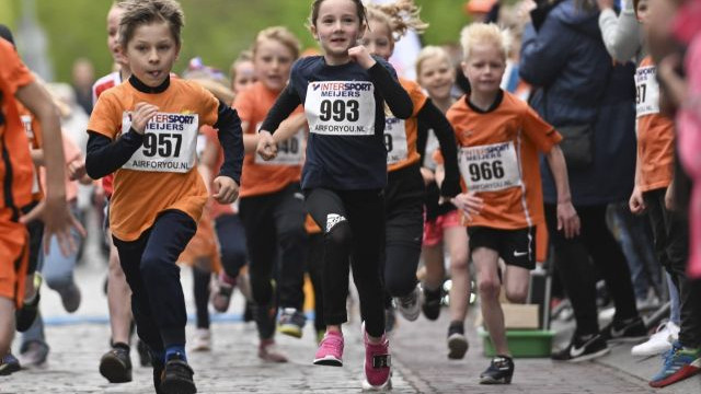 Foto: 51ste Wallenloop in Elburg met mooi weer en veel deelnemers