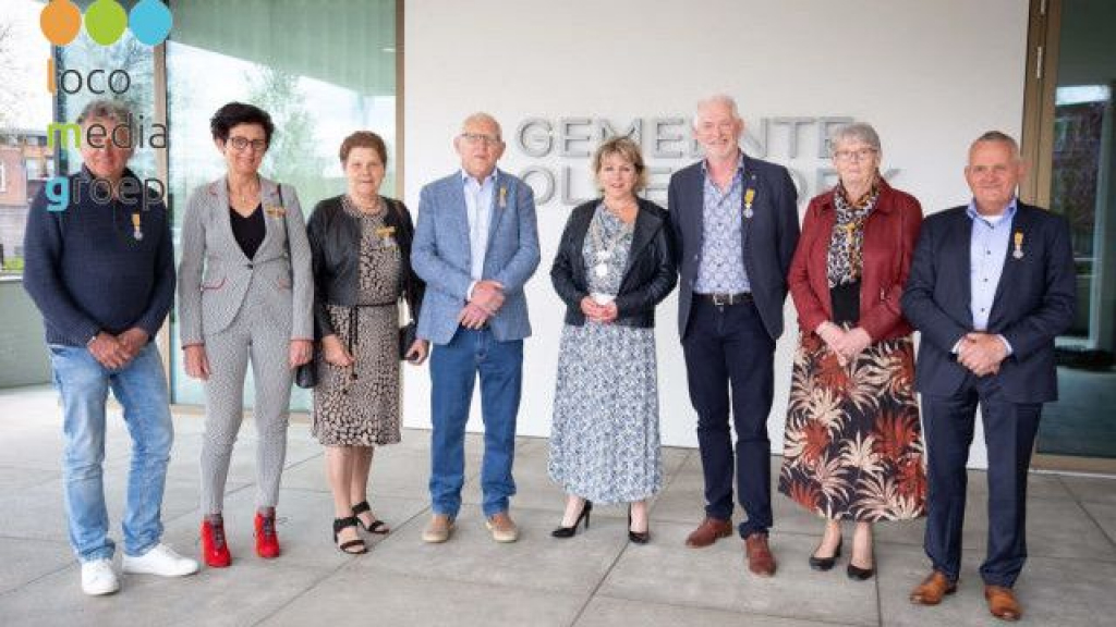 Foto: Eén ridder en zes nieuwe Leden in de Orde van Oranje-Nassau in gemeente Oldebroek!