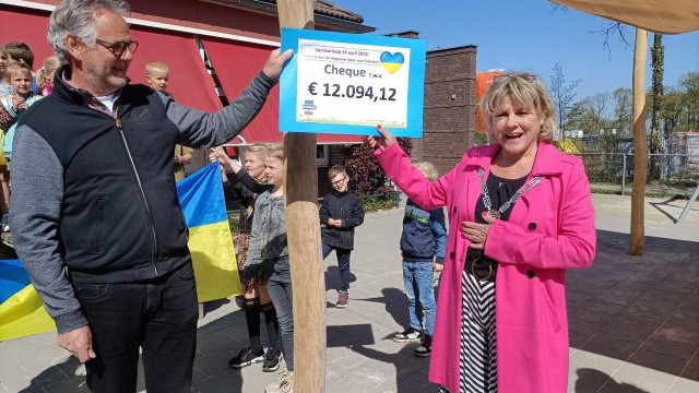 Foto: Lopathon Oosterwolde brengt € 12.000,- op voor noodfonds Oldebroek Helpt Oekraïne