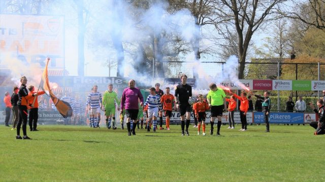 Foto: DSV laat overwinning toch nog schieten: 2 - 2 tegen ESC