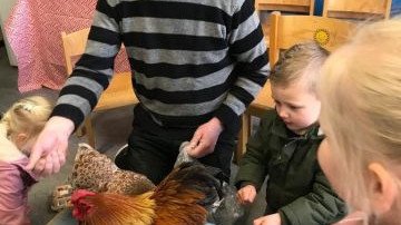 Foto: Jonge dieren op bezoek bij peuteropvang De Rank