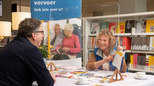 Foto: Inloopspreekuur reizen met het openbaar vervoer in Elburg