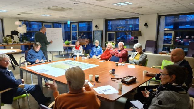 Foto: Informatieavond plein Winkelcentrum ’t Harde