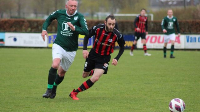 Foto: S.V. ’t Harde wint in Dronten