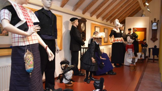 Foto: ‘Pracht en praal in de streekdrachten’