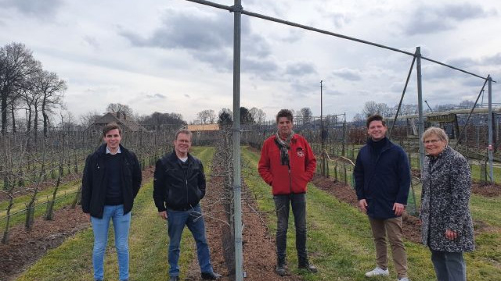 Foto: VVD Kamerlid in gesprek over land- en tuinbouw