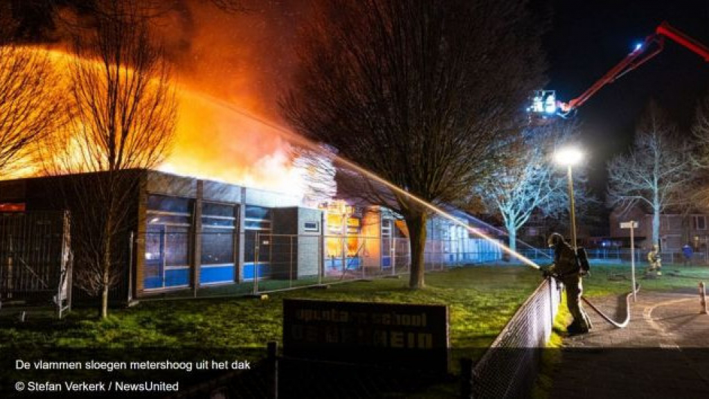 Foto: Brand in schoolgebouw aan de Hoekwant
