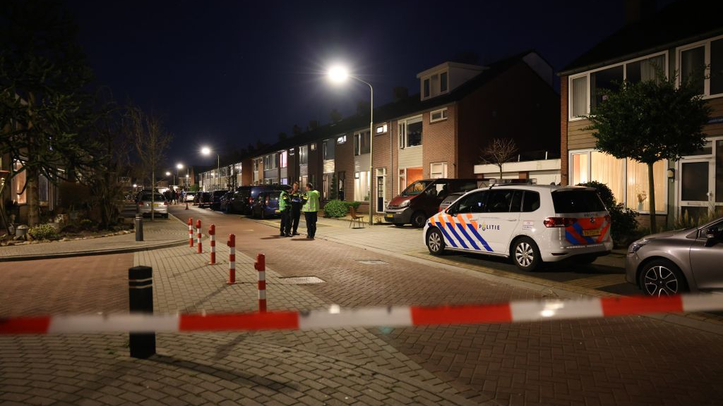 Foto: Man (26) gewond na steekpartij in Elburg, drie aanhoudingen