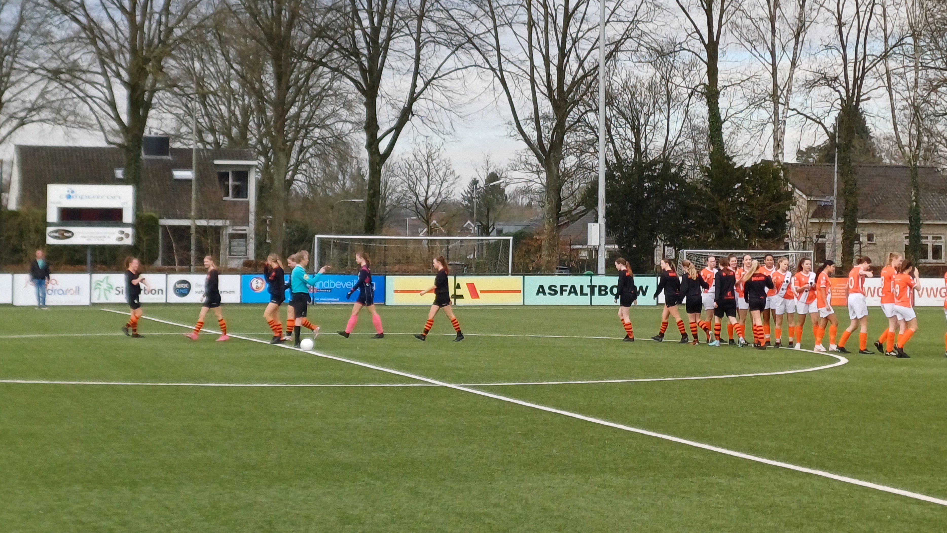 Foto: Sparta Nijkerk MO-17 wint in Nijmegen