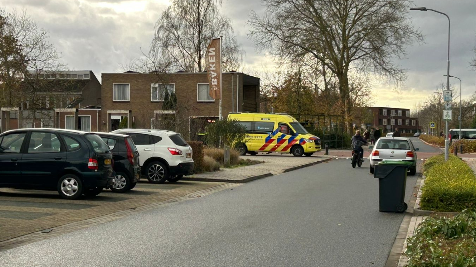 Foto: Bestuurder gewond na val met tweewieler op kruising Oldebroek