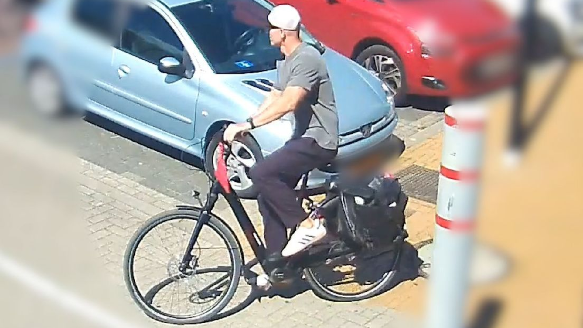 Foto: Politie zoekt verdachte van fietsdiefstal in Voorthuizen
