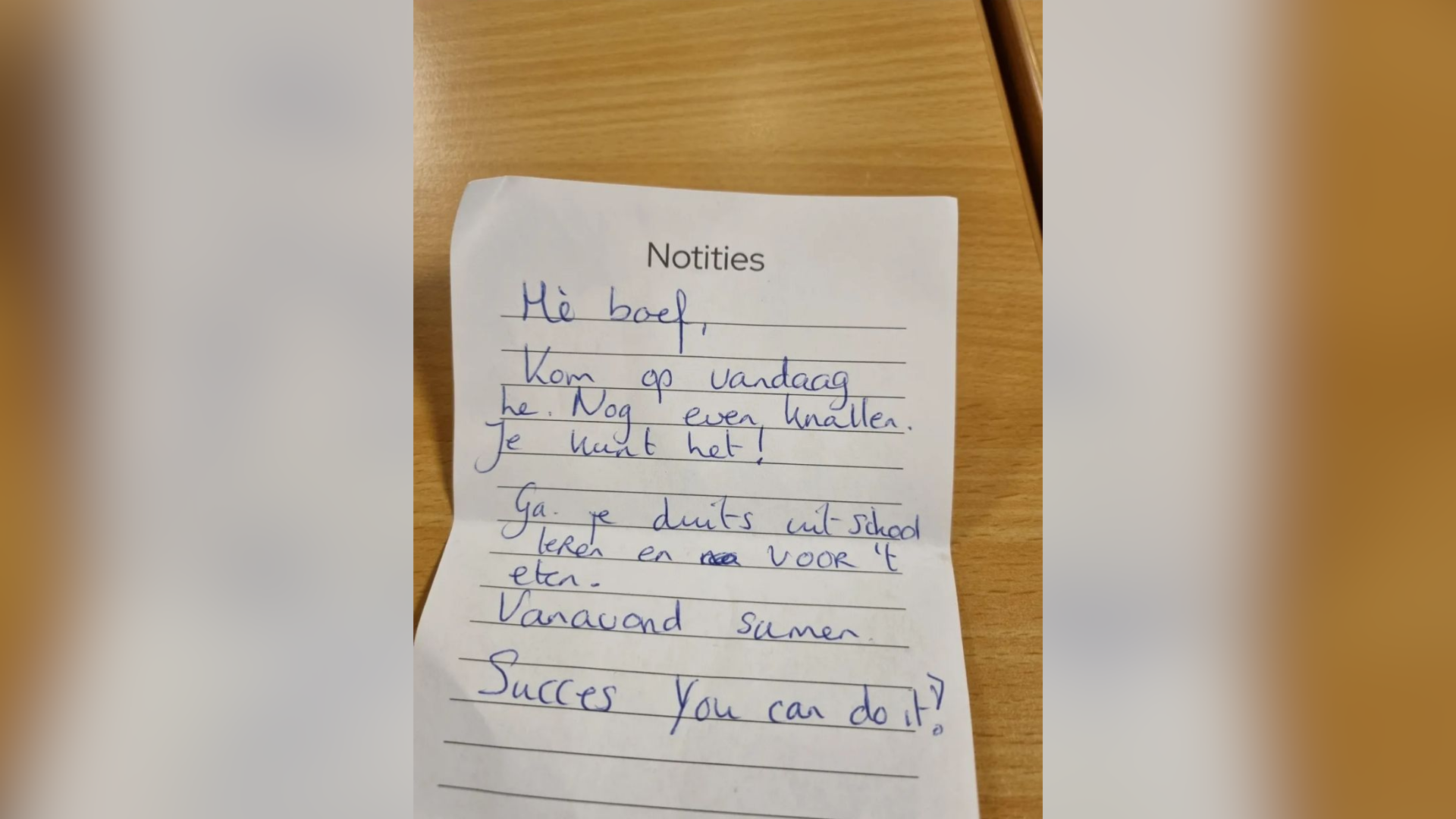 Foto: Kluisjescheck op Groevenbeek College levert vooral schimmelige broodtrommels op