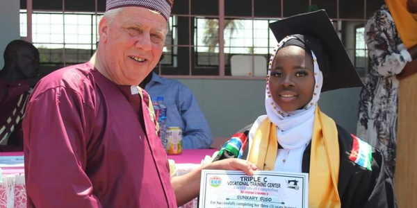 Foto: Henk van Os blijft terugkomen naar Gambia: ‘ik wil iets opbouwen dat blijft’