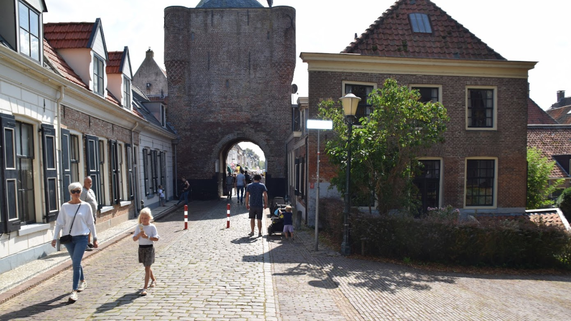 Foto: Moet de Vesting op zondag open? Zo denkt Elburg hierover