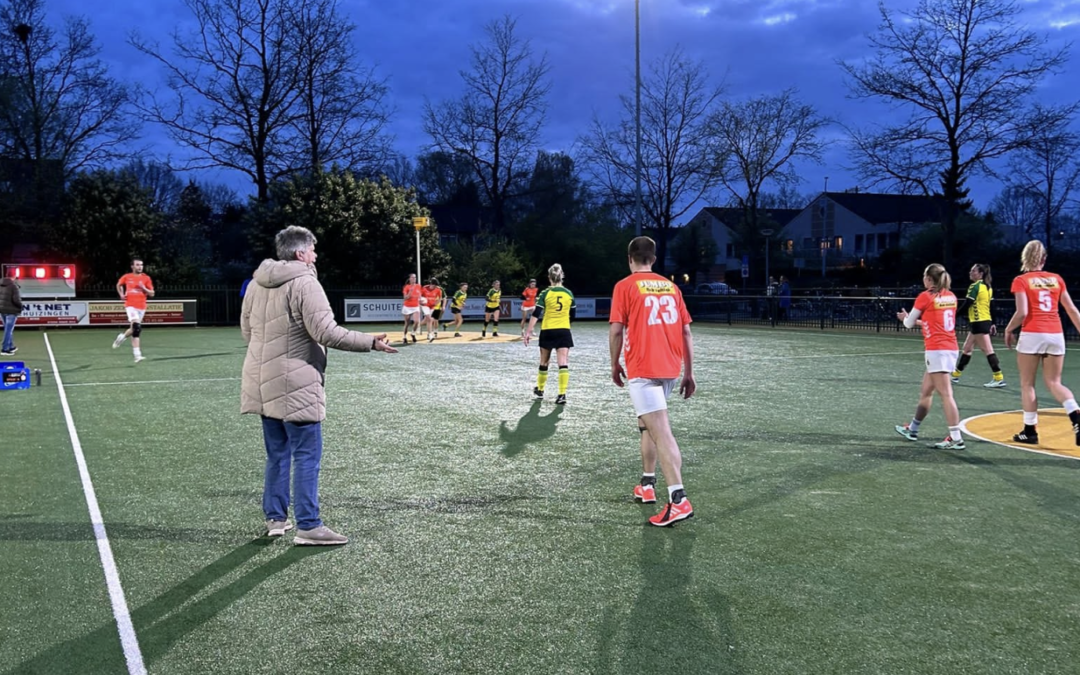 Foto: Kv Sparta/Djops langer door met hoofdtrainster Brenda Voortman