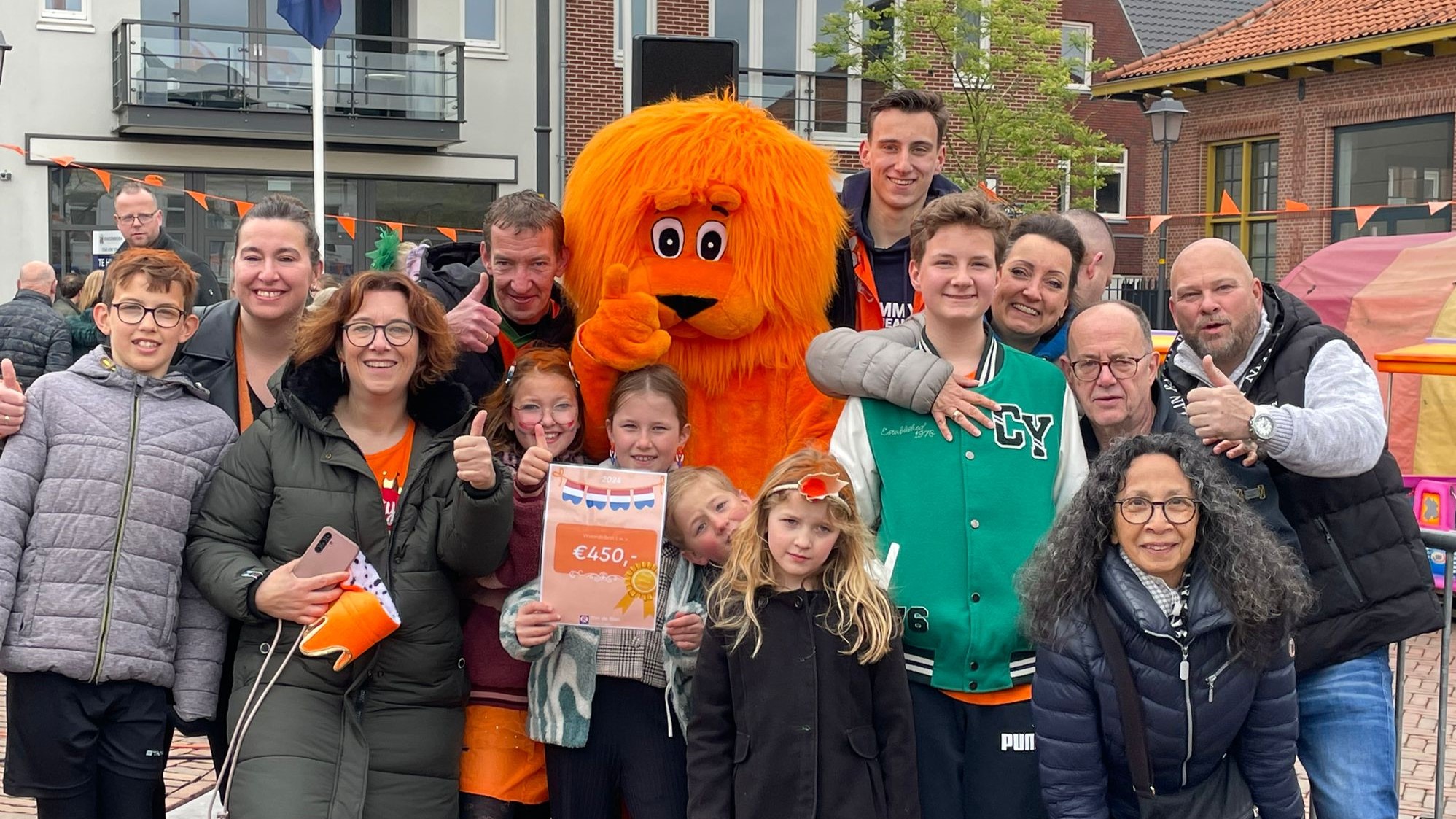 Foto: Dit zijn de winnaars van de prijs van mooist versierde straat van Nijkerk
