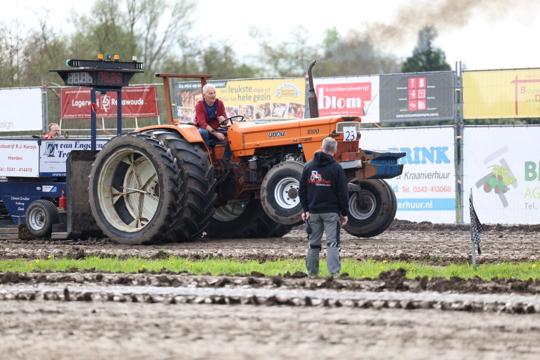 Foto: Zomerse 11de editie Trekkertrek Nijkerkerveen