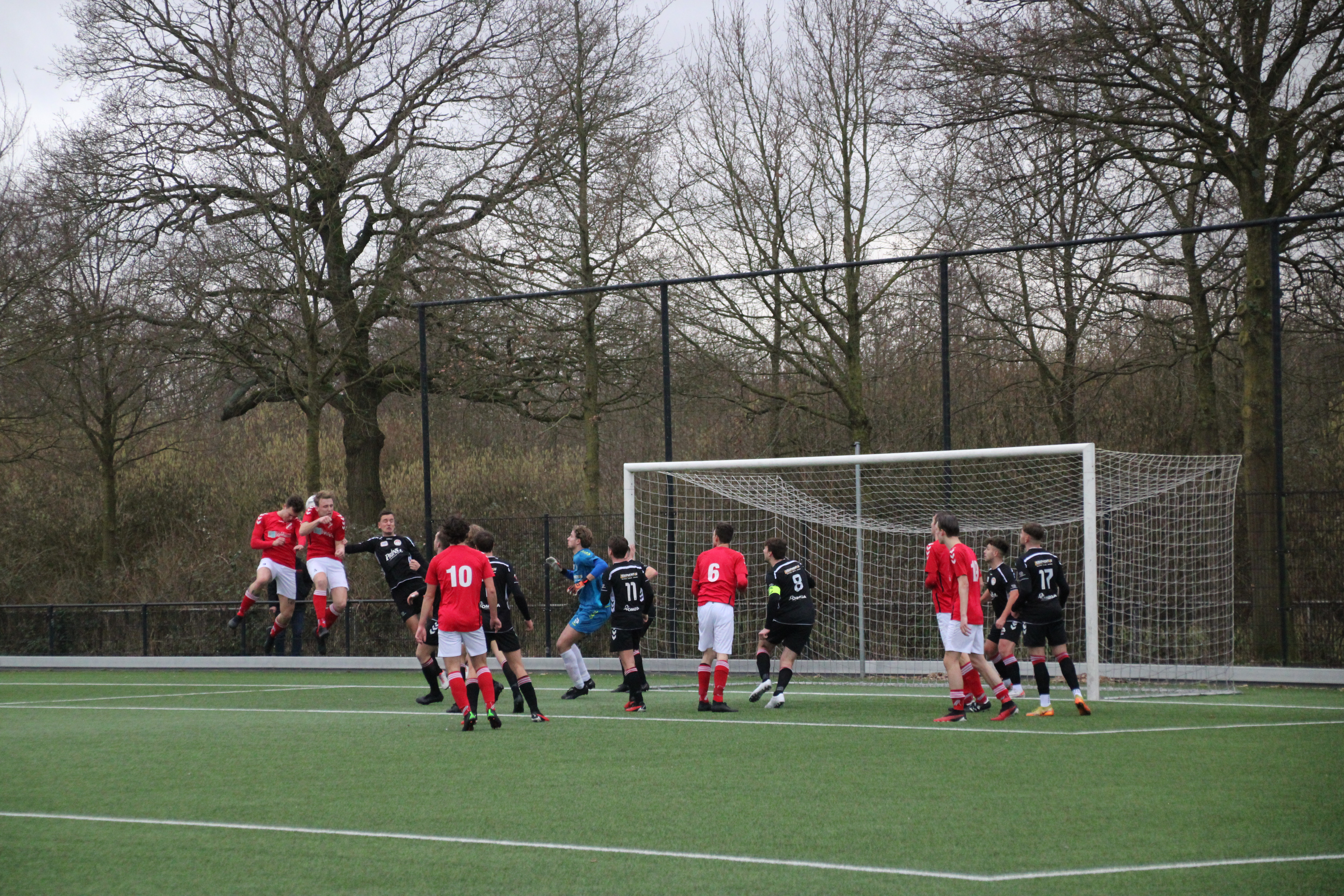 Foto: Hoevelaken laat punten aan Renswoude