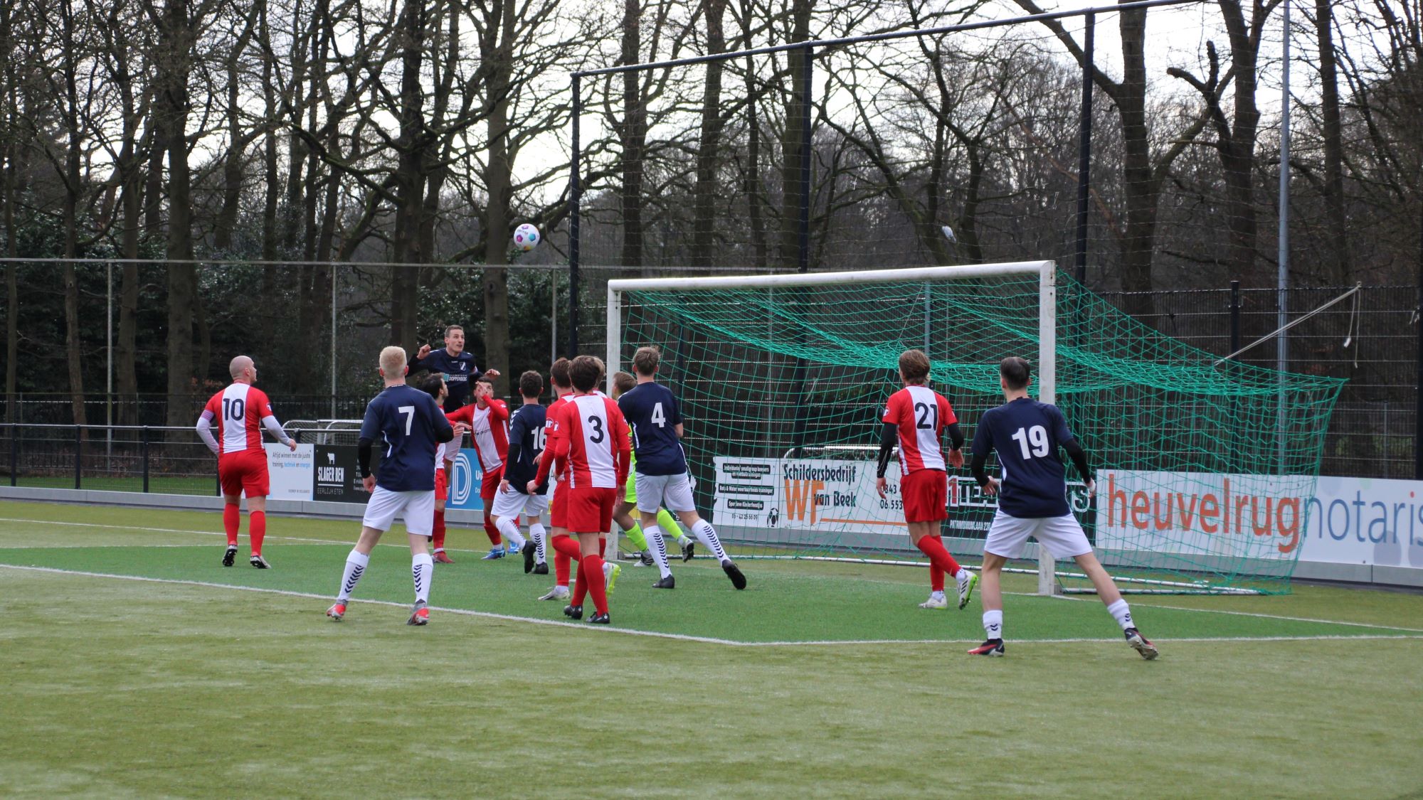 Foto: Hoevelaken houdt punten op Kleinhoven