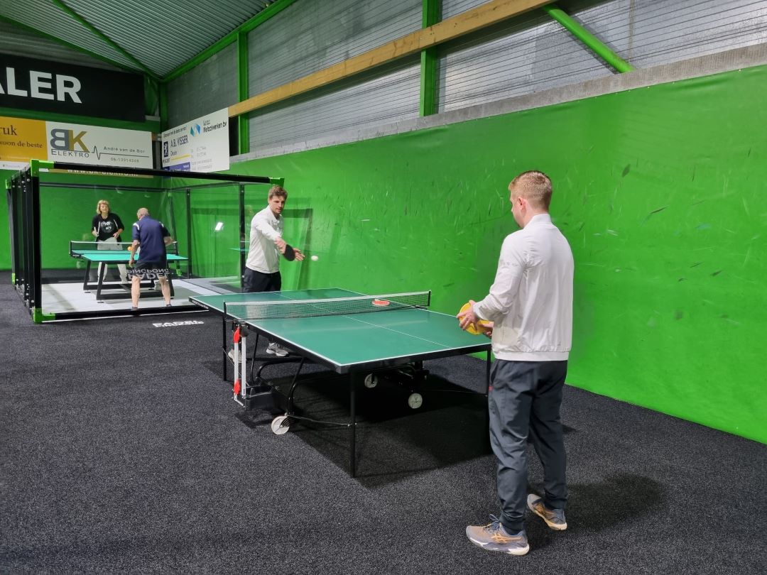 Foto: Nieuwe padelbanen geopend in Nijkerk