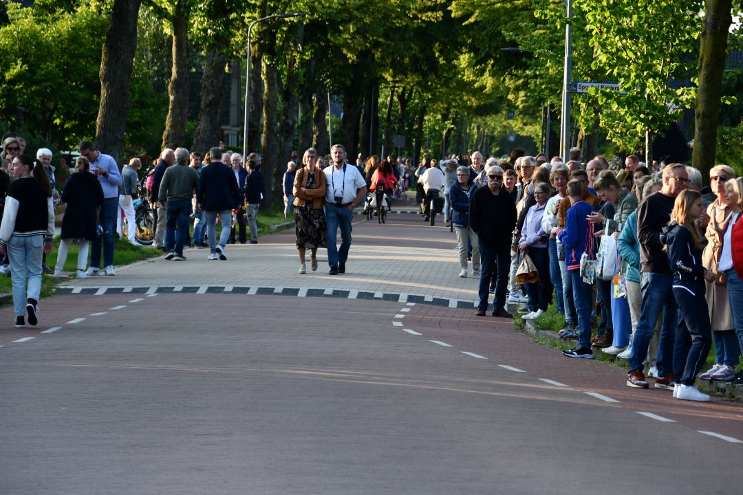 Foto: Snoep, nog meer snoep, bloemen en veel vrolijkheid