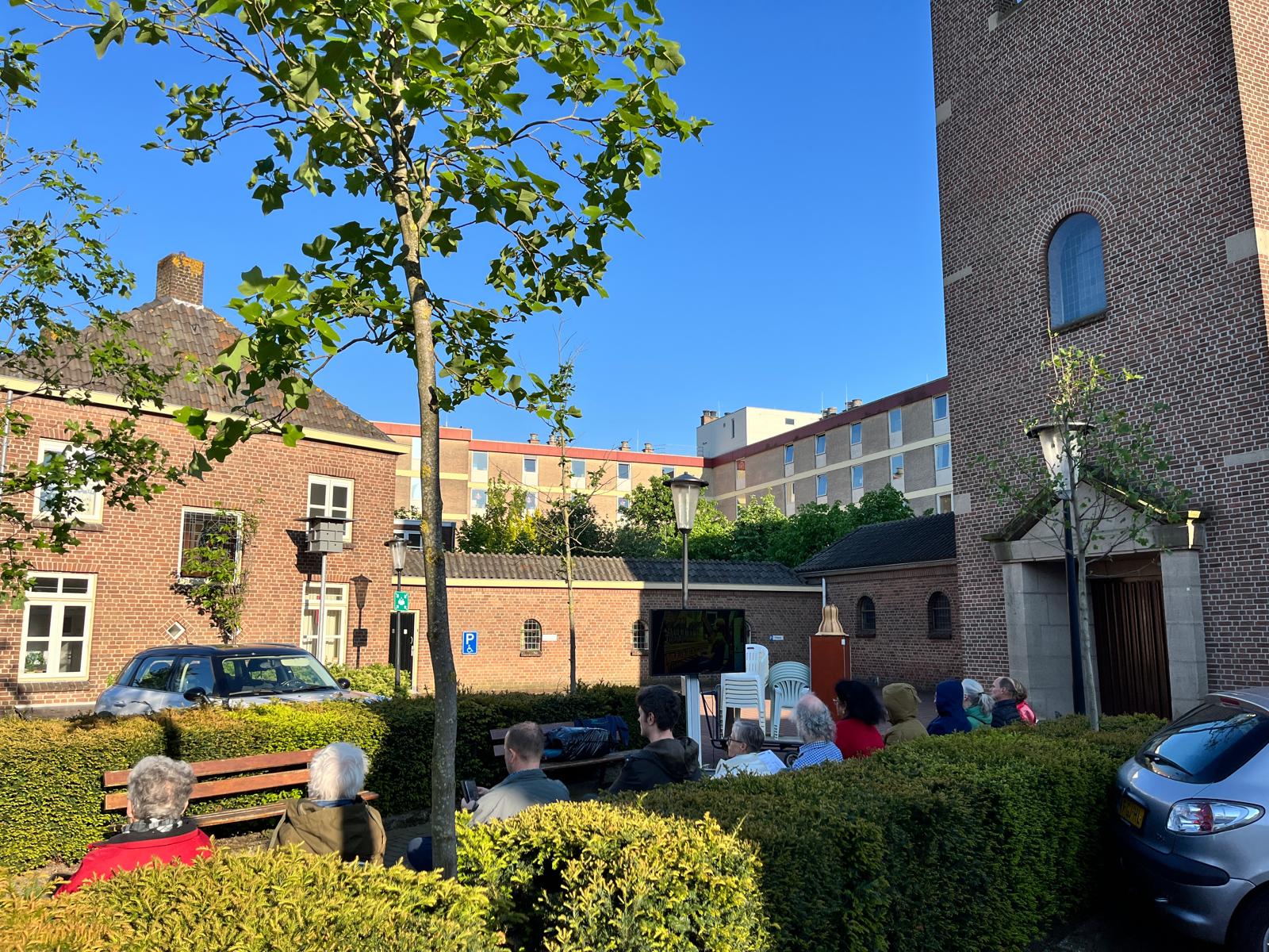 Foto: De eerste meideunen klonken weer uit de toren