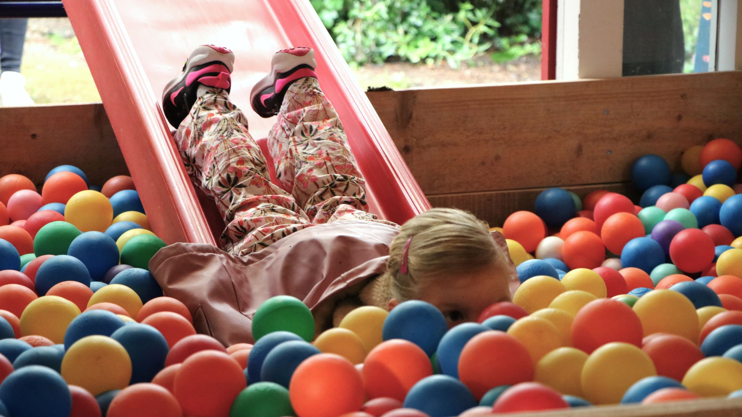 Foto: PWA-leerlingen duiken de nieuwe school in