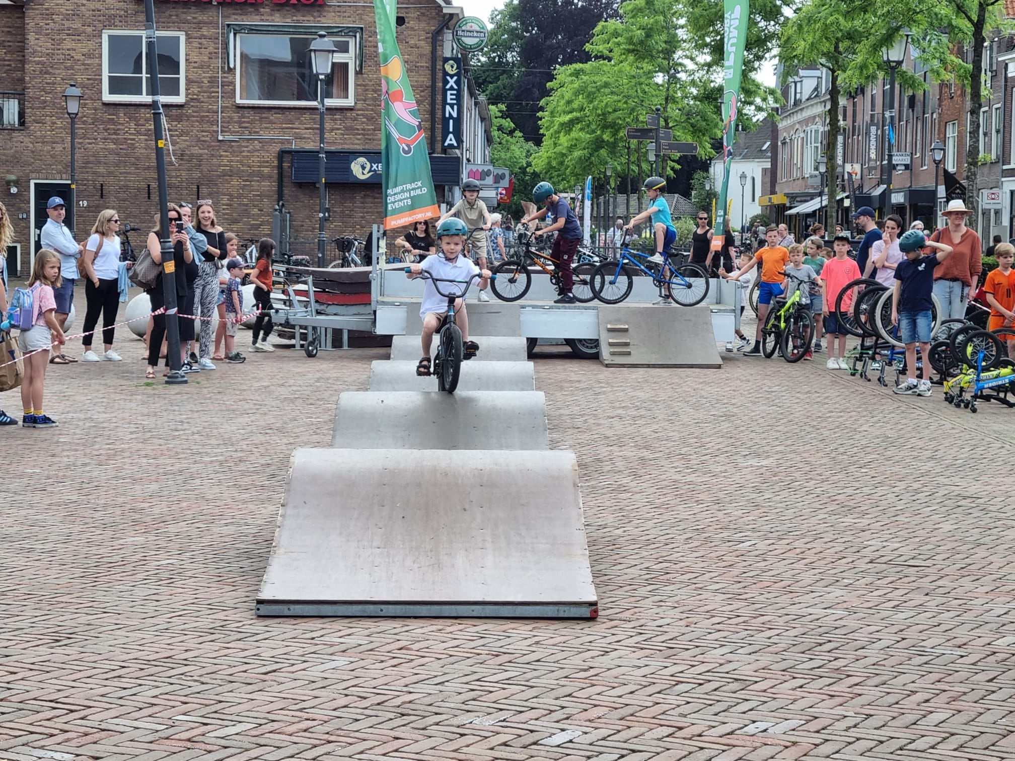 Foto: Centrum Nijkerk in de ban van Urban Jam en oude auto’s