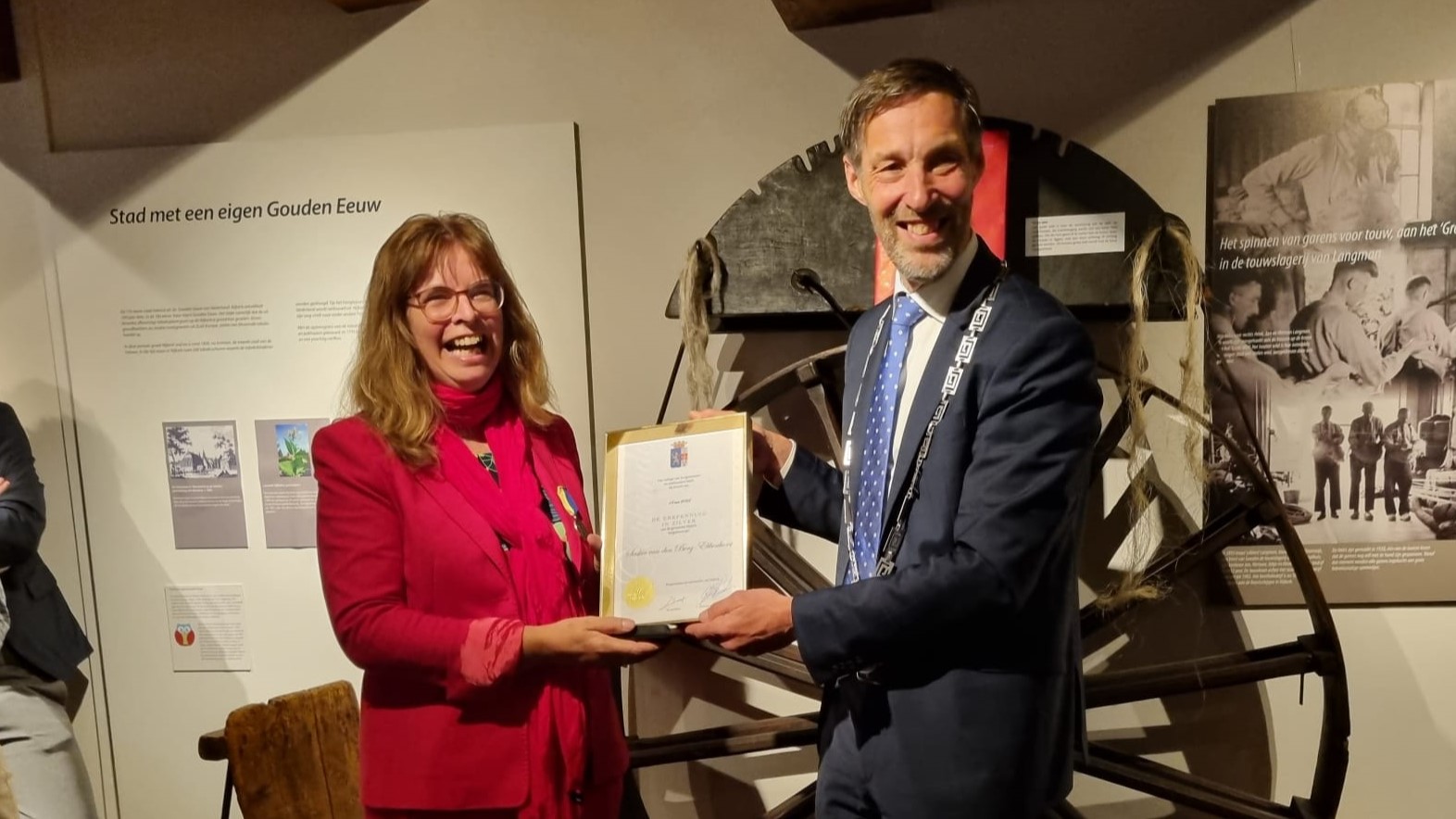Foto: Saskia van den Berg-Ebbenhorst meerdere keren verrast bij afscheid van Museum Nijkerk