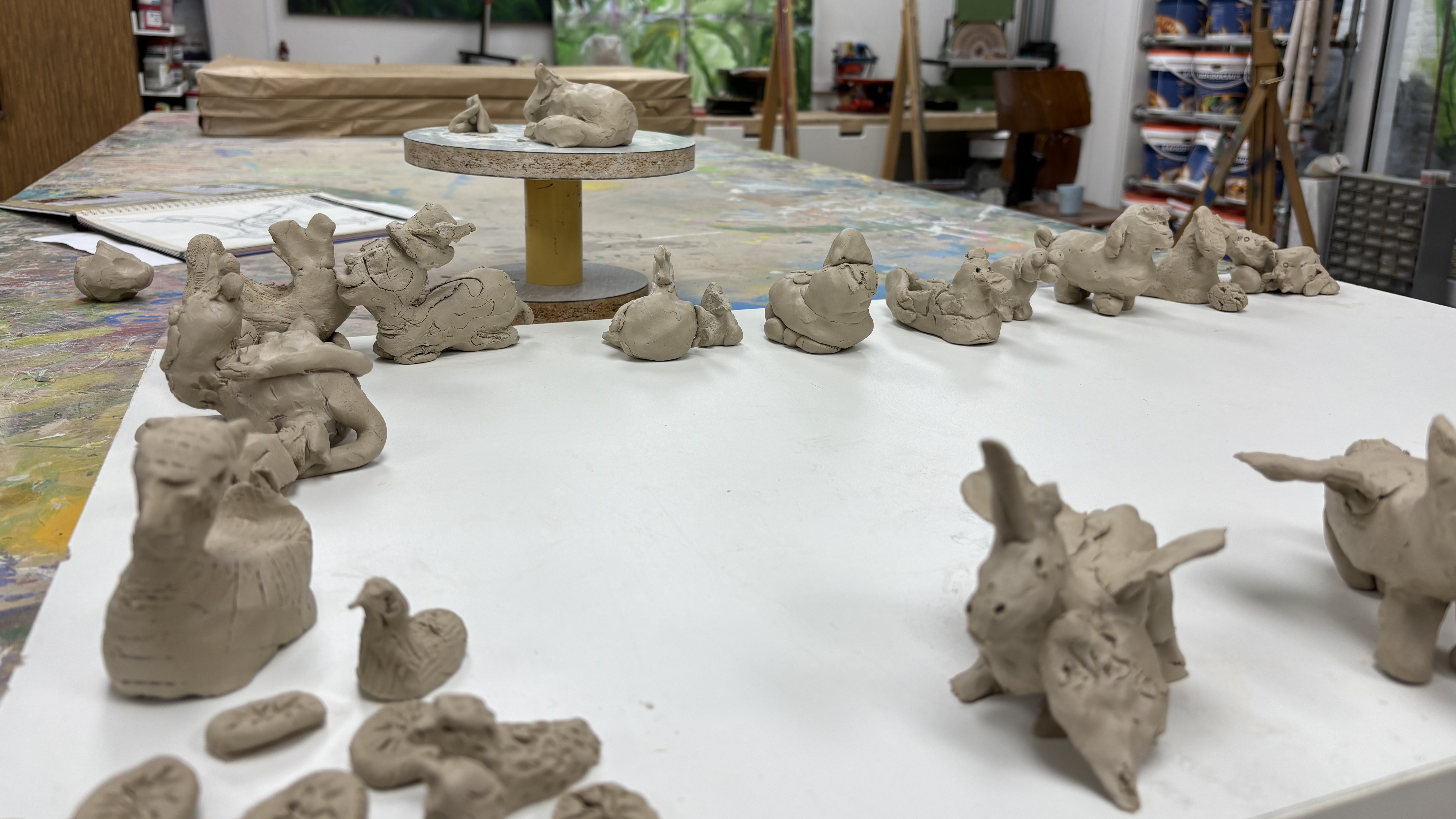 Foto: Poëzie en creativiteit ontmoeten elkaar in wandelroute langs zelfgemaakte kijkkastjes