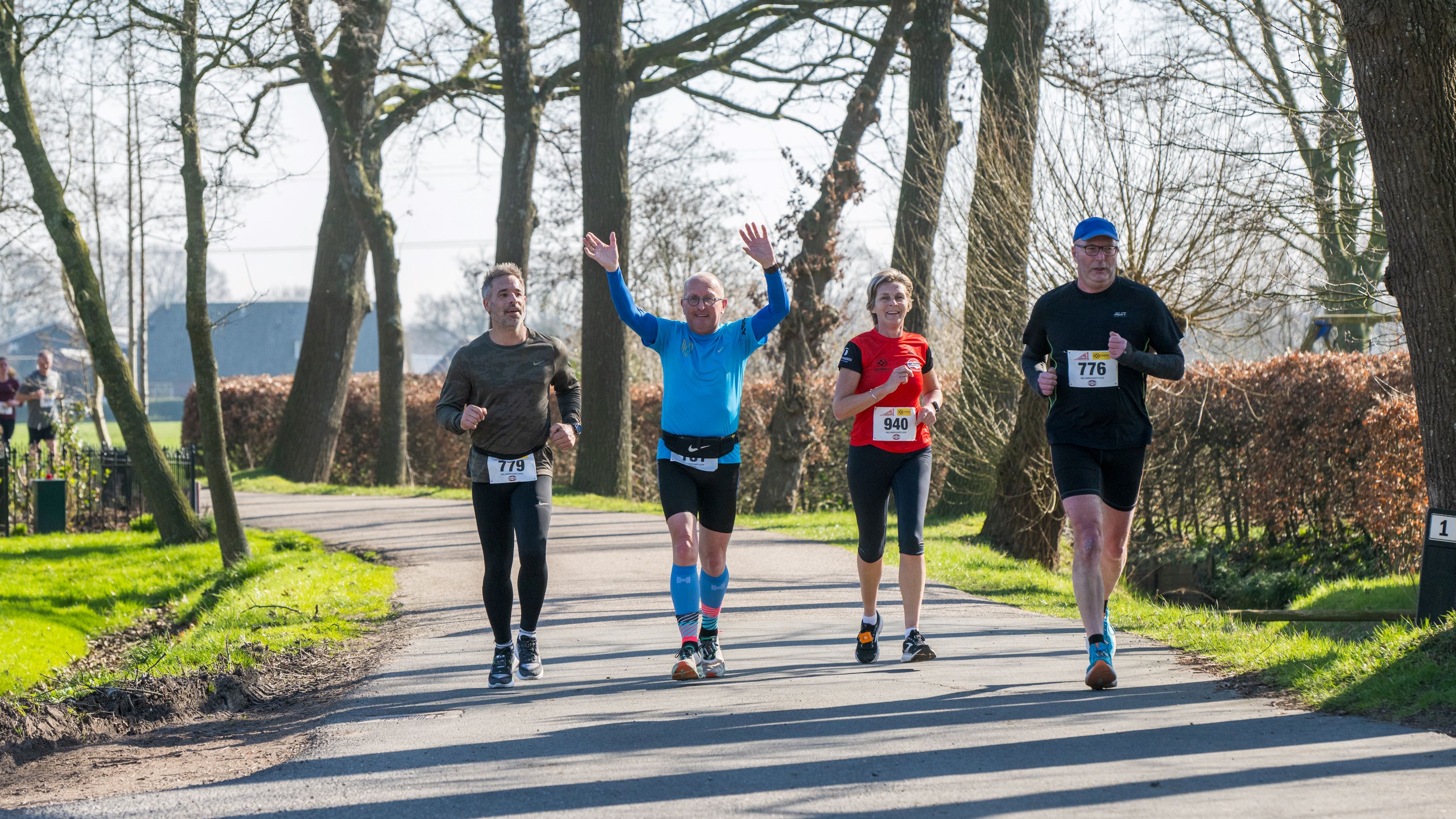 Foto: Voorjaarseditie Veluwepoortloop trekt enthousiaste hardlopers naar Nijkerk
