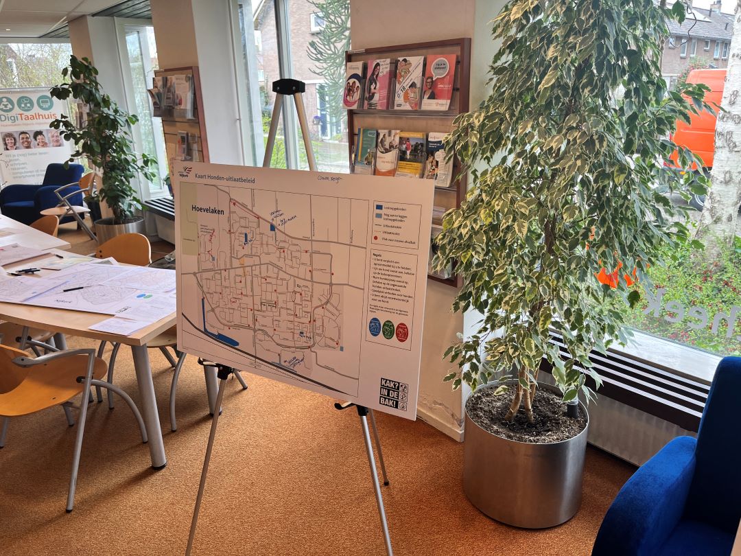 Foto: Hondenpoep; wordt de overlast opgelost door meer afvalbakken te plaatsen?