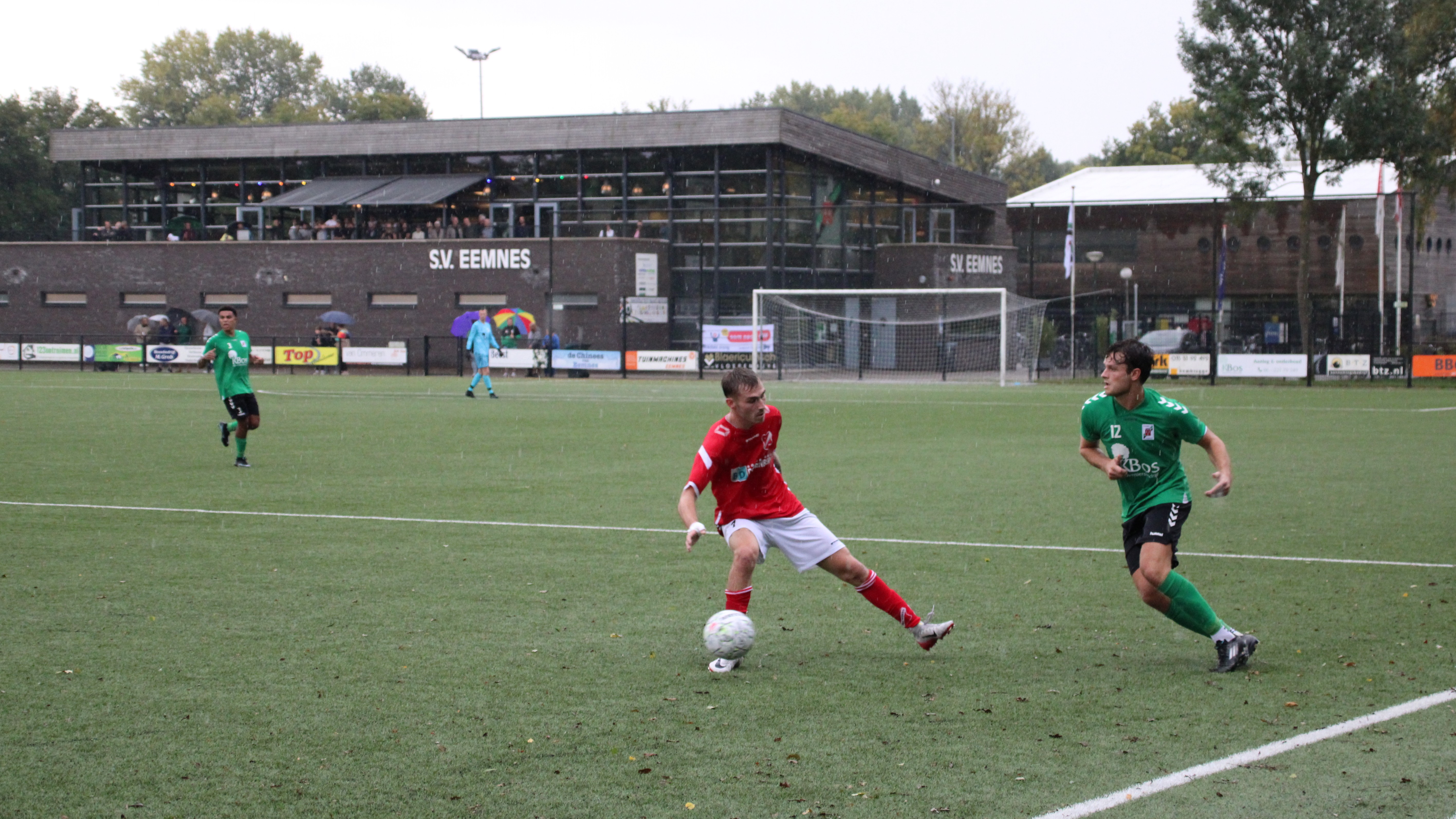 Foto: Hoevelaken start competitie met zege