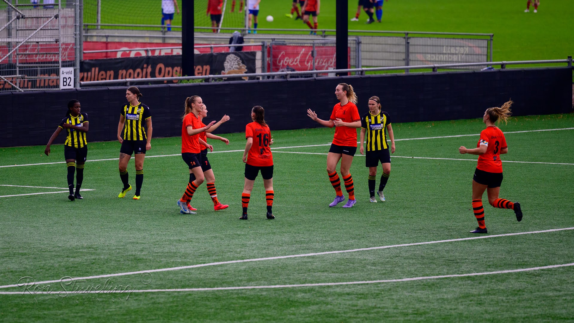 Foto: Sparta Nijkerk VR1 opent competitie met afgetekende zege