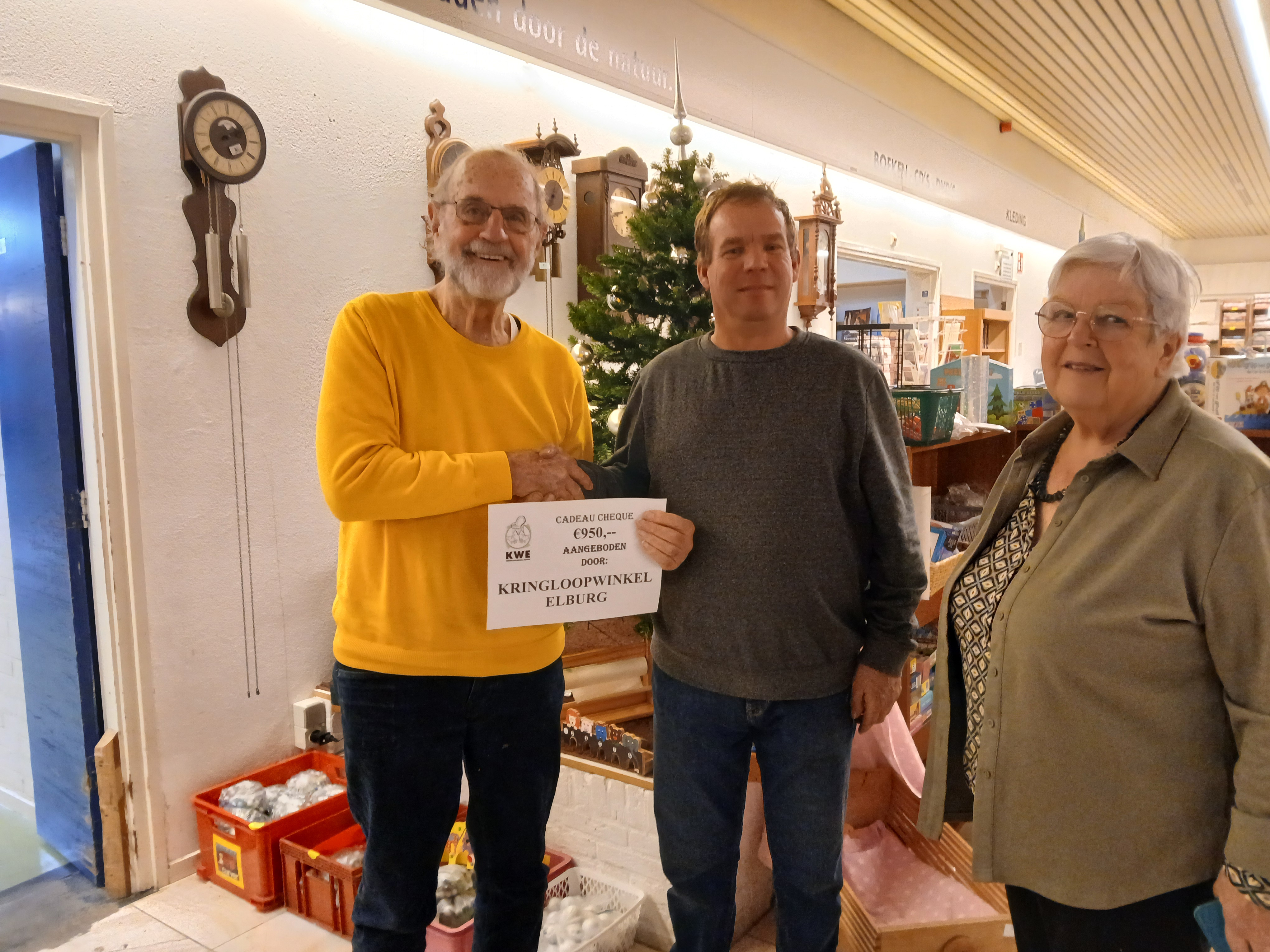 Foto: Kringloop Elburg deelt mooie bedragen uit