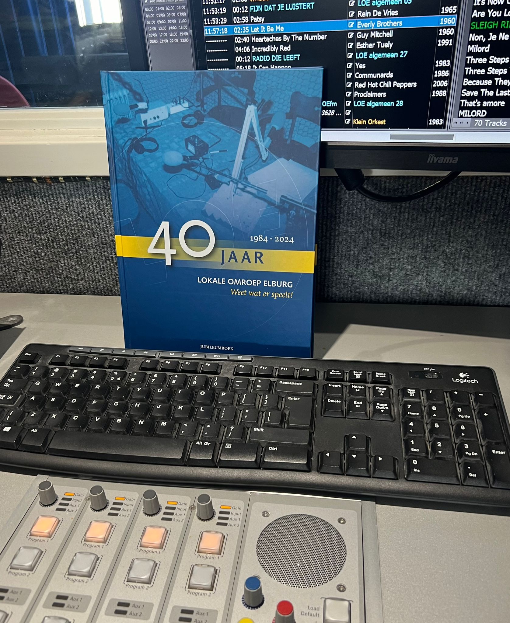 Foto: Naslagwerk Loe 40 jaar nu te koop