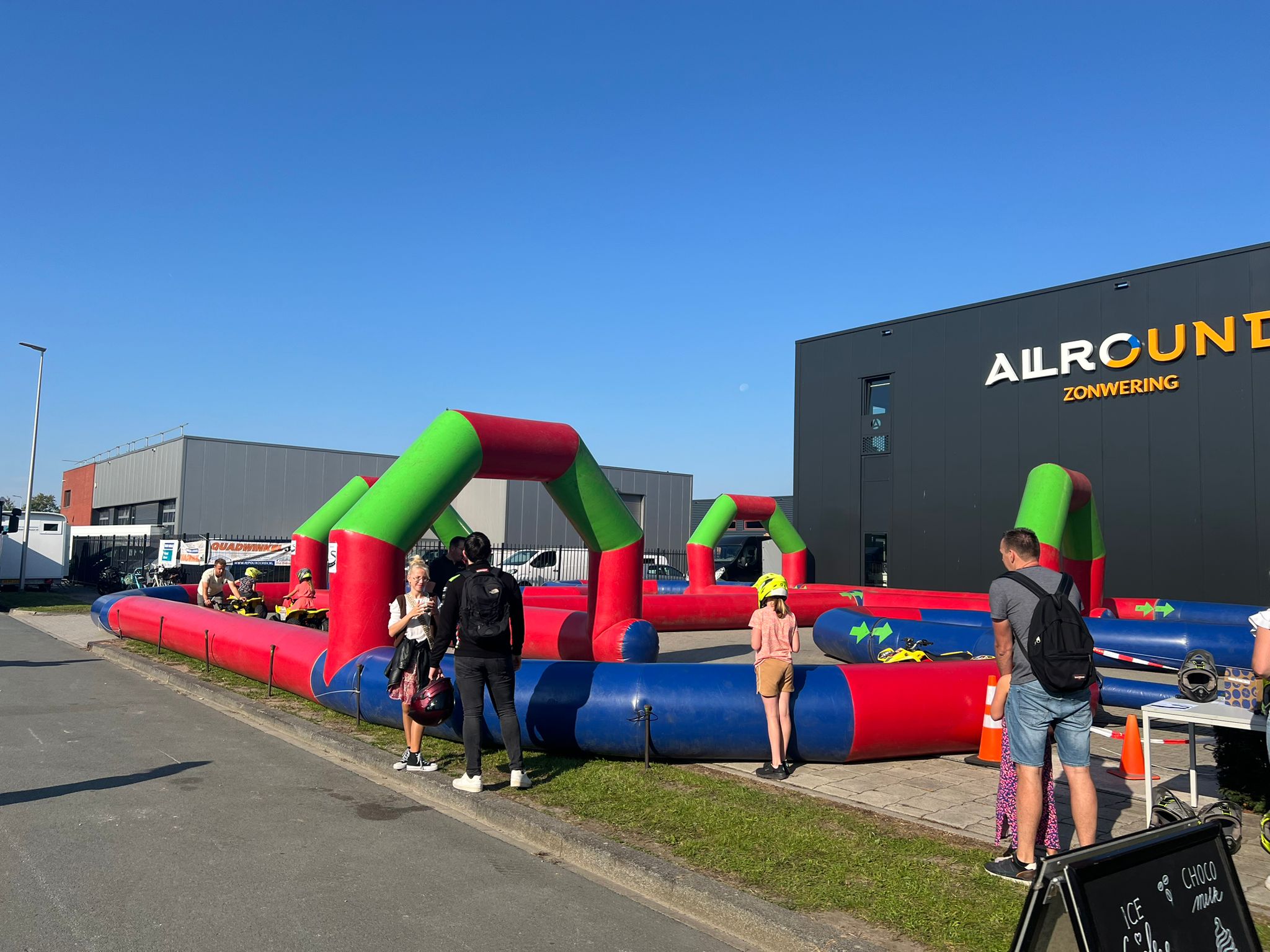 Foto: Open Dag Bedrijventerrein Broeklanden  Elburg mede door het mooie weer goed bezocht
