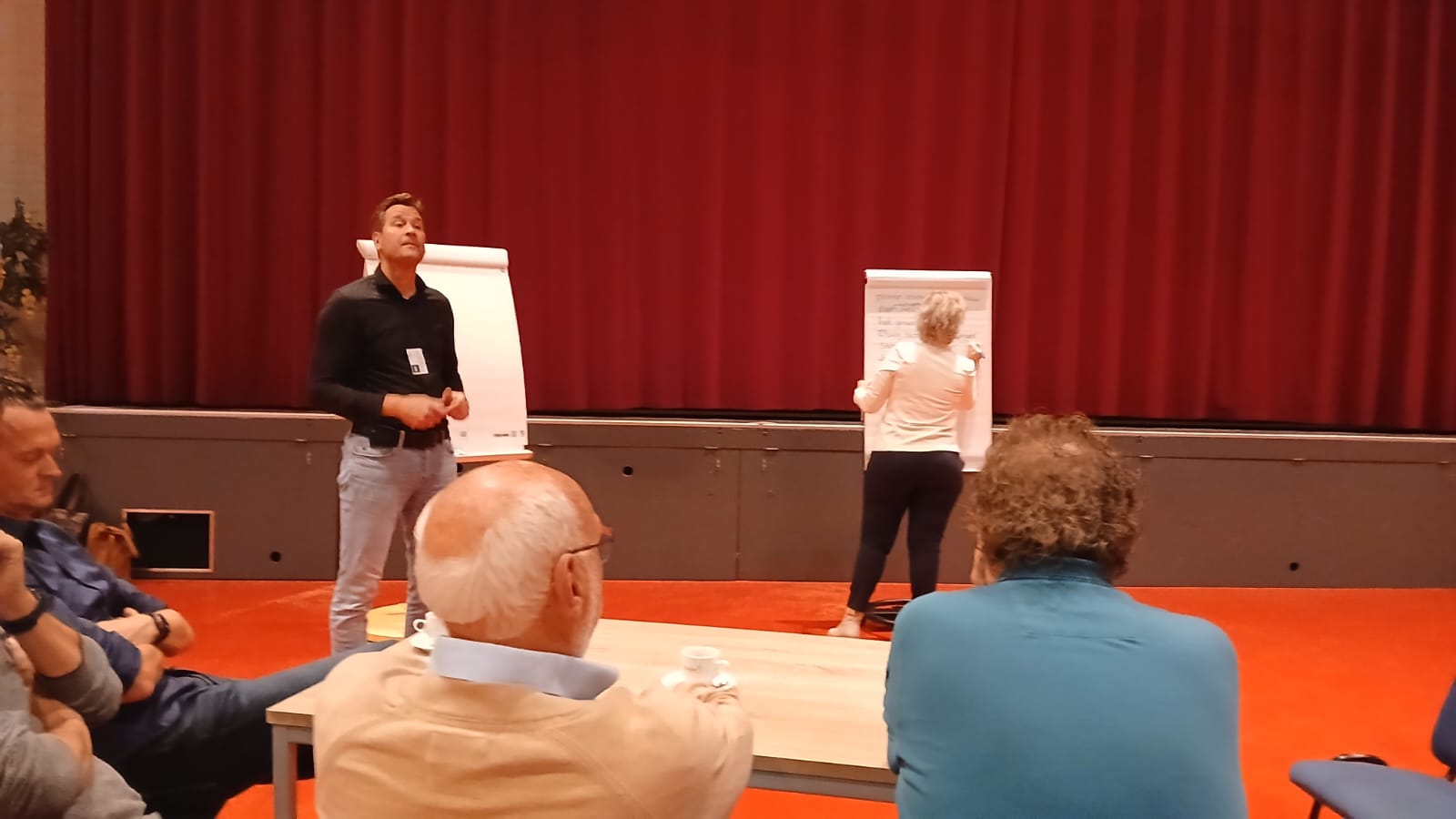 Foto: Inloopavond Denktank druk bezocht 