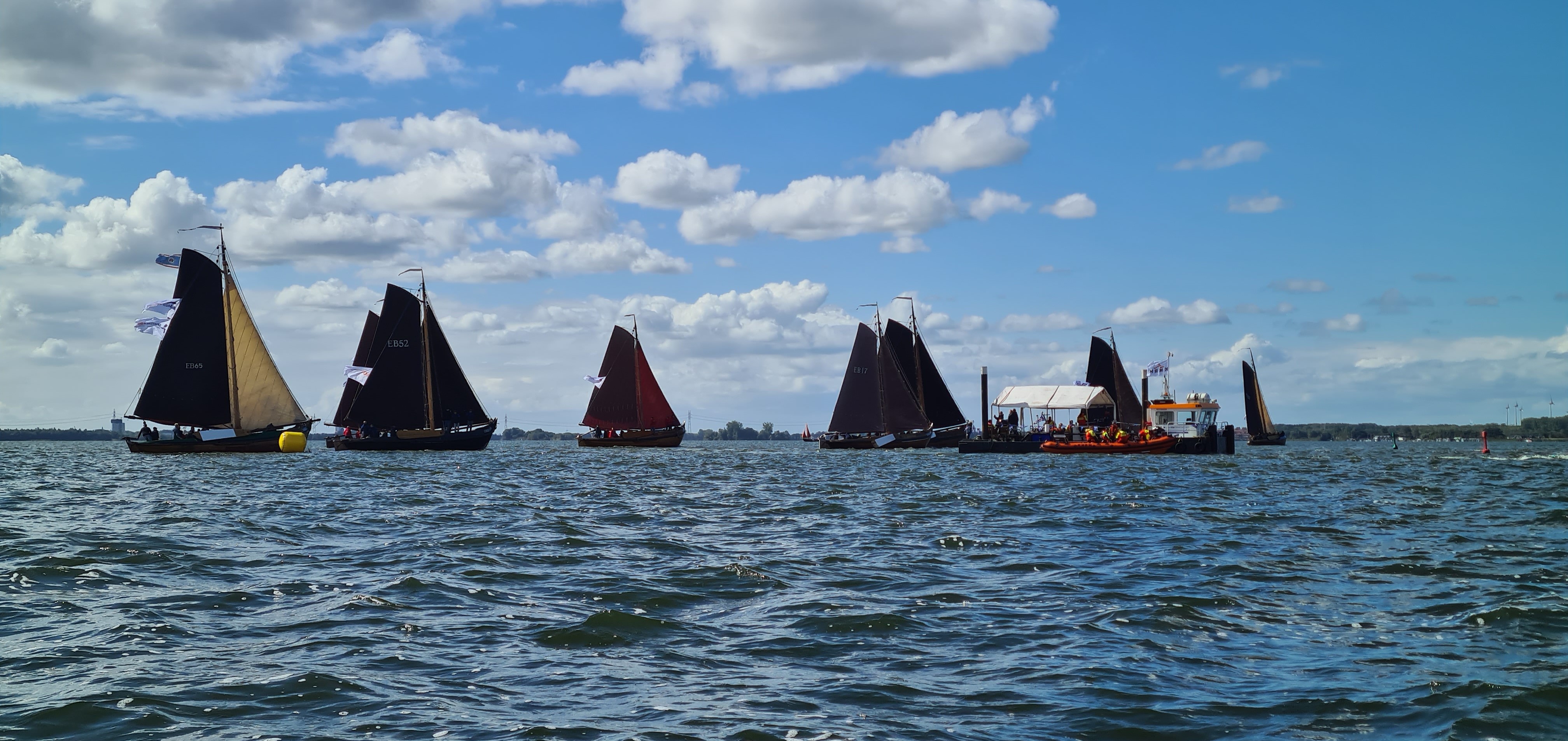 Foto: Laat je zien op het IJsselmeer – vaar mee met de historische Elburger Vloot!